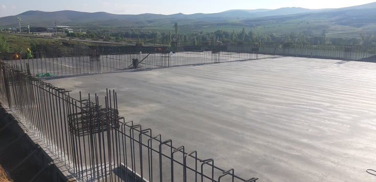 Kırşehir’de bulunan bir döküm fabrikasının ek binasının inşaat süreçleri.