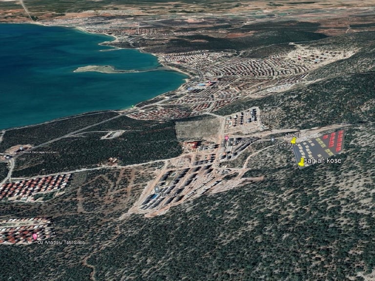 Aydın'ın Didim ilçesinde manzarasıyla öne çıkan, müstakil villaların bulunduğu inşaat projesi.