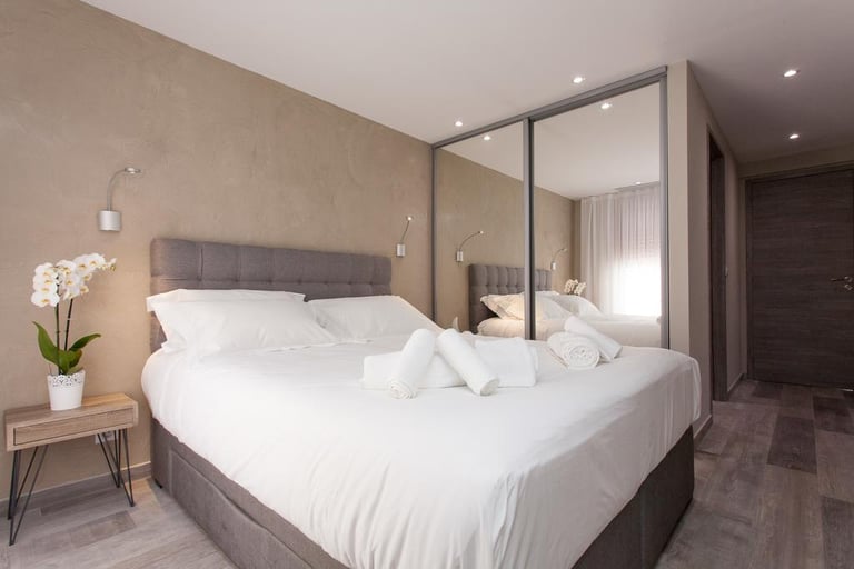 Décoration tendance à Cannes : idées pour un intérieur contemporain et chaleureux.
