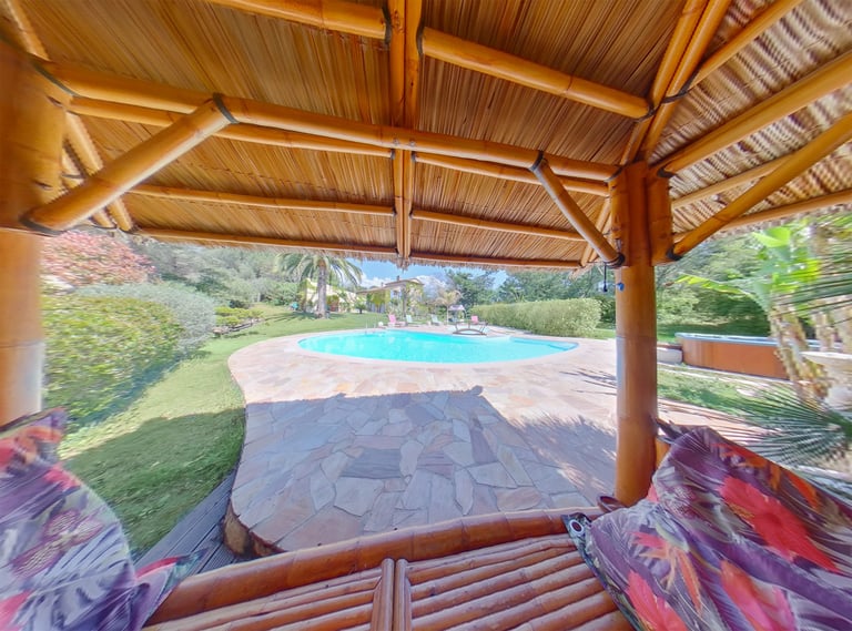Bungalow détente bord piscine villa haras Photographe immobilier Provence