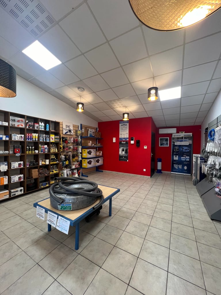 Magasin Piscine Equipement Bezouce et Nîmes