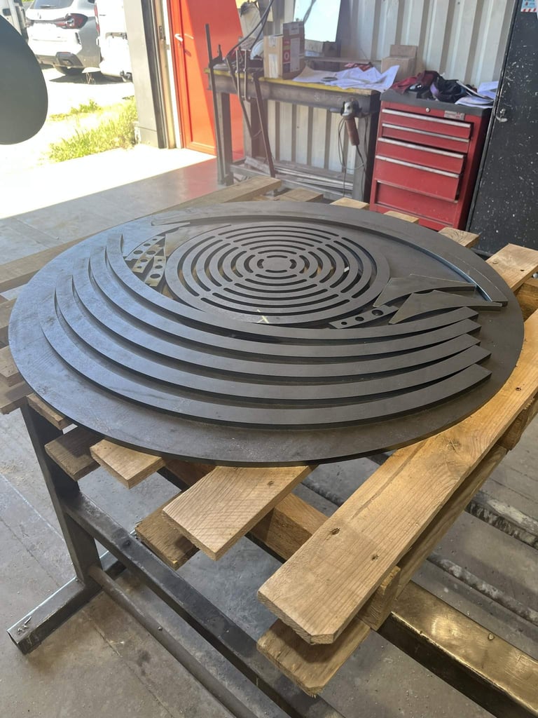 Grille et plaque de braséro en acier découpé au laser