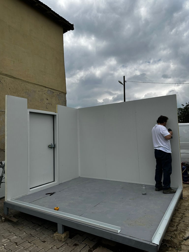 Cold room installation Muscat شركة تركيب تبريد سلطنة عمان