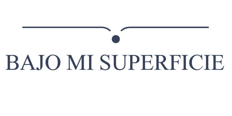 Bajo Mi Superficie logo
