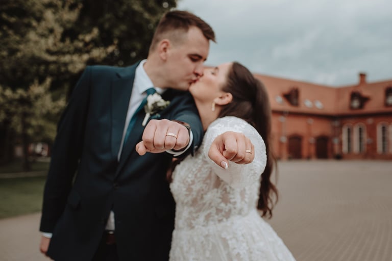 Vestuvių fotografė Ieva Vos- reportažinė vestuvių fotosesija