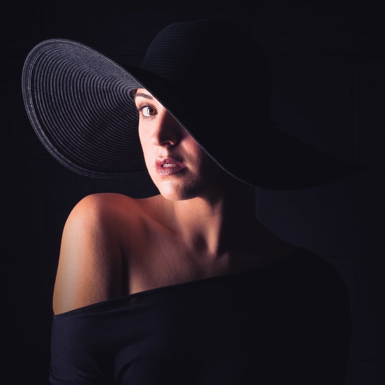 @xpeachysamx Samantha peach wearing a hat