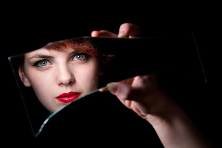 @ecce_model Eleanor in the Mirror