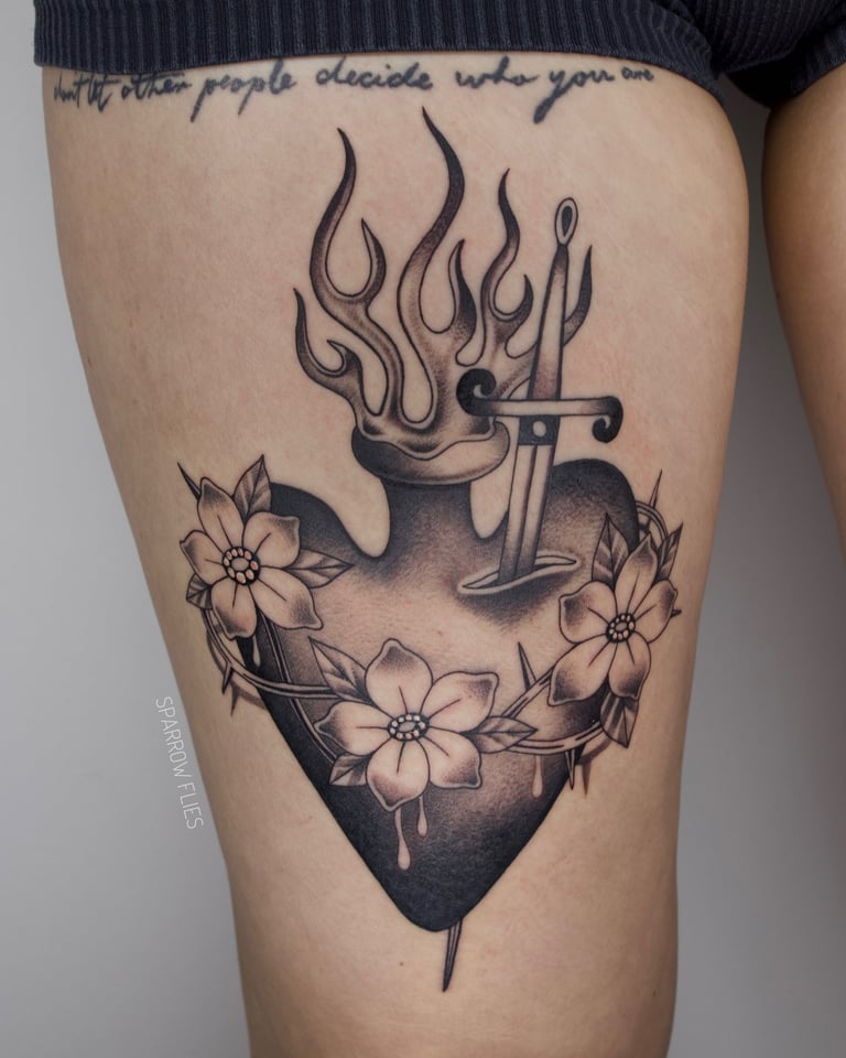 Neo-traditional sacred heart tattoo design by Agnė