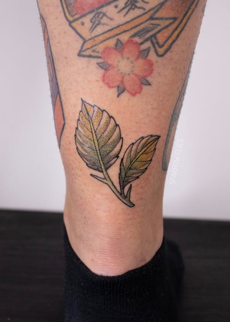 Neo-traditional green wild roses leaf as a gap-filler