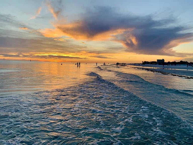 A sunset photo on Siesta Key