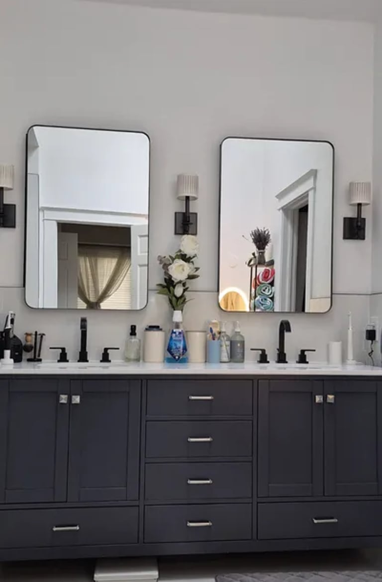 Deep cleaning service with detailed surface cleaning