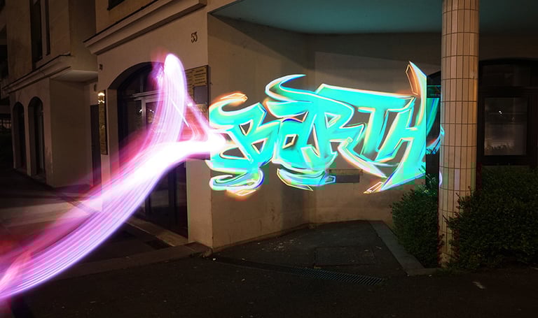 Barth Le Sablier LED Light painting sauvage à Noisy Le Grand