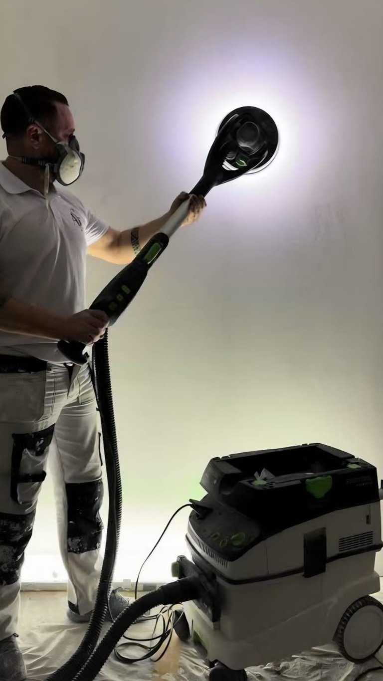 Jonathan Cazes artisan peintre à Toulouse