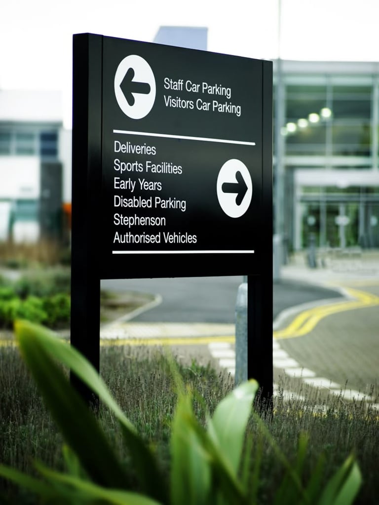 Road and traffic signs in Qatar — professional signage by the best advertising agency in Doha