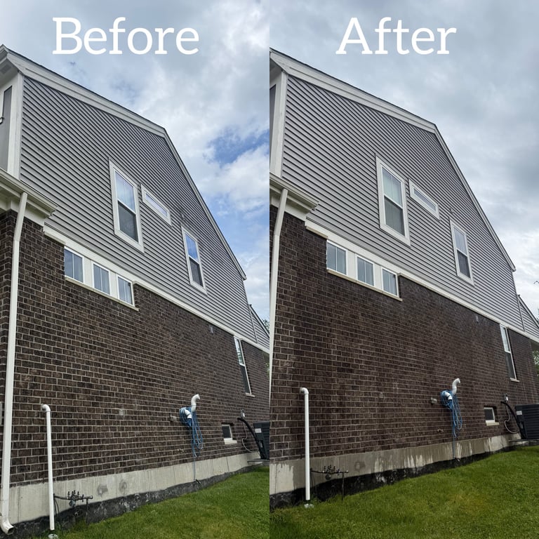 Before and after comparison of a professional house wash and vinyl siding soft wash cleaning.