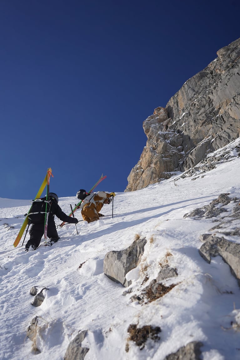 Maël fait la trace en direction du plateau 