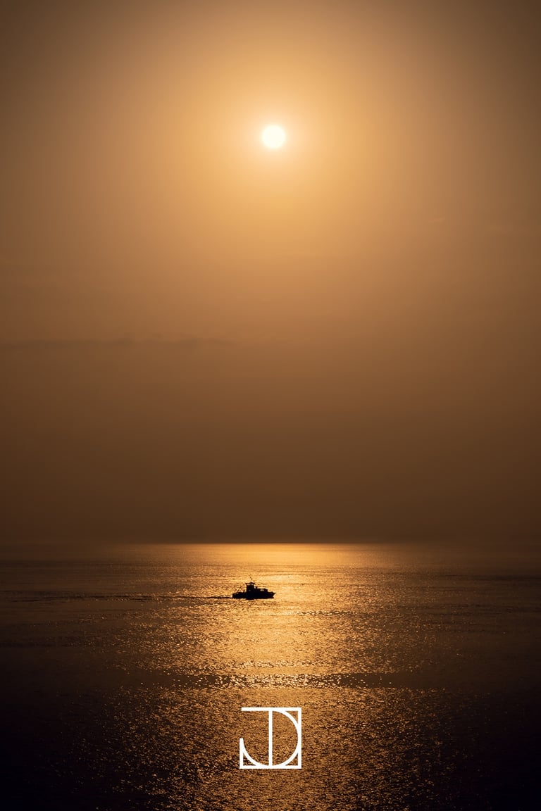 photo bateau mer reflet soleil coucher-de-soleil contre-jour silhouette