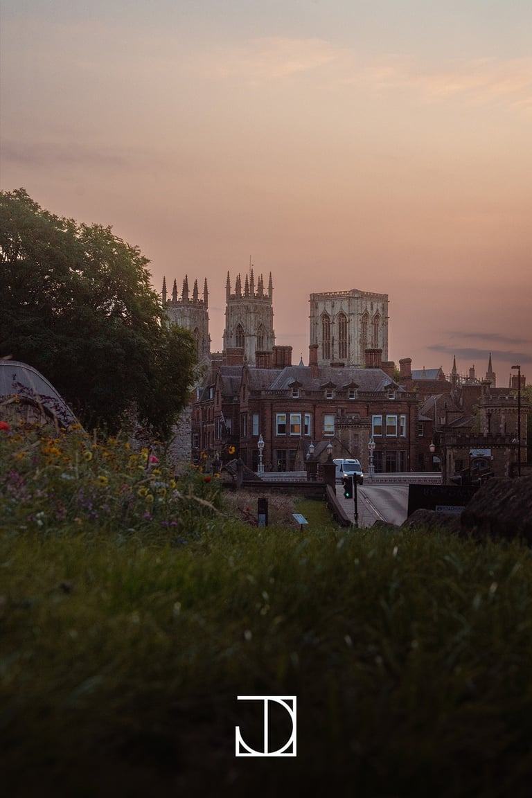 photo paysage cathédrale levé-de-soleil route