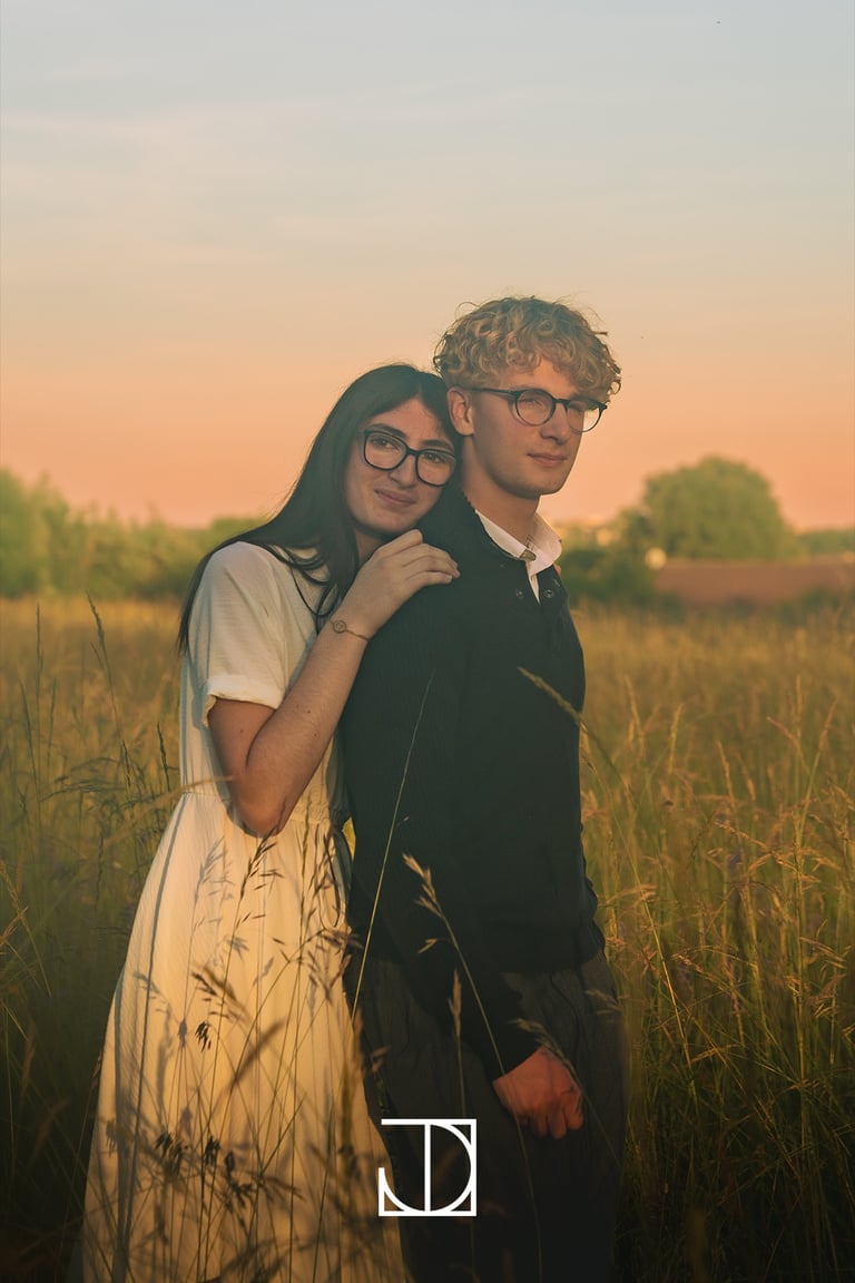photo portrait couple champ coucher-de-soleil