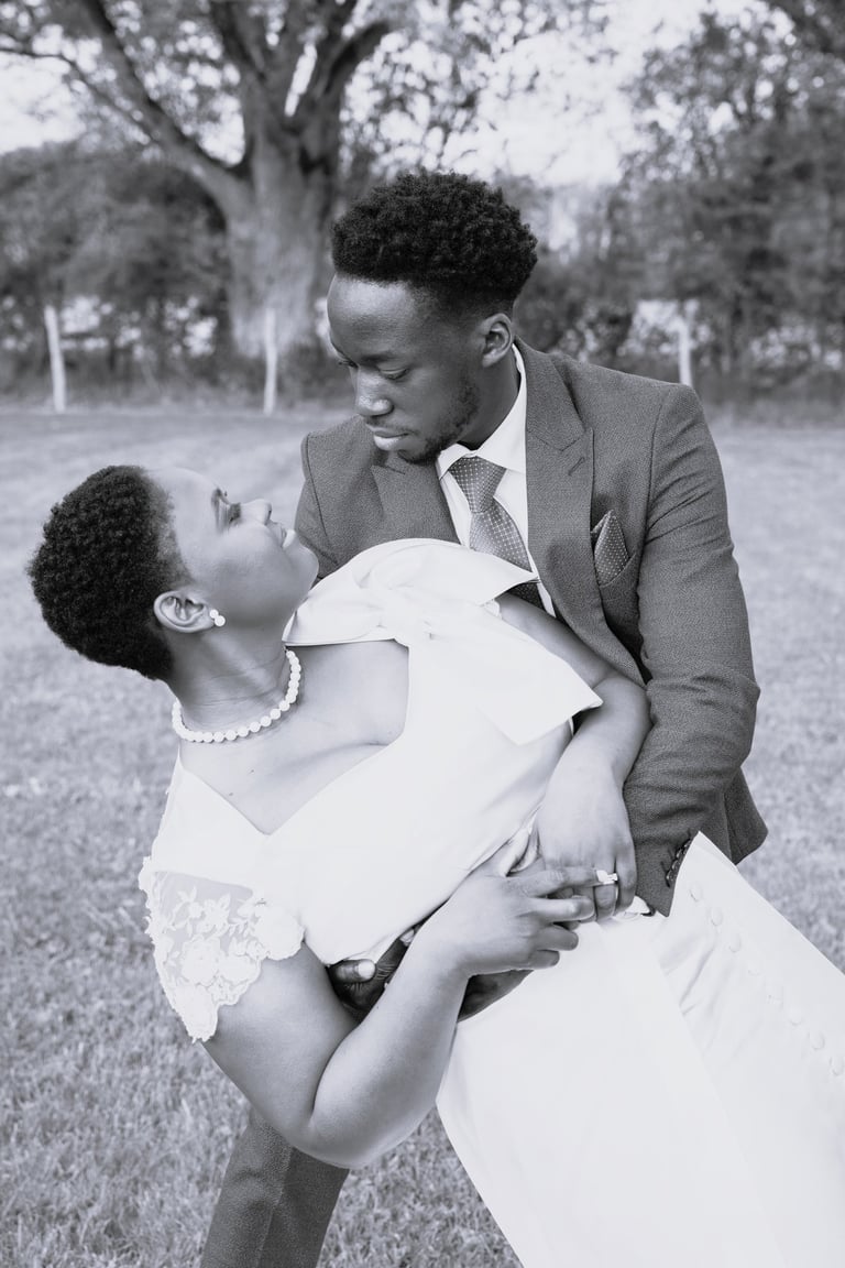photo mariage couple noir et blanc