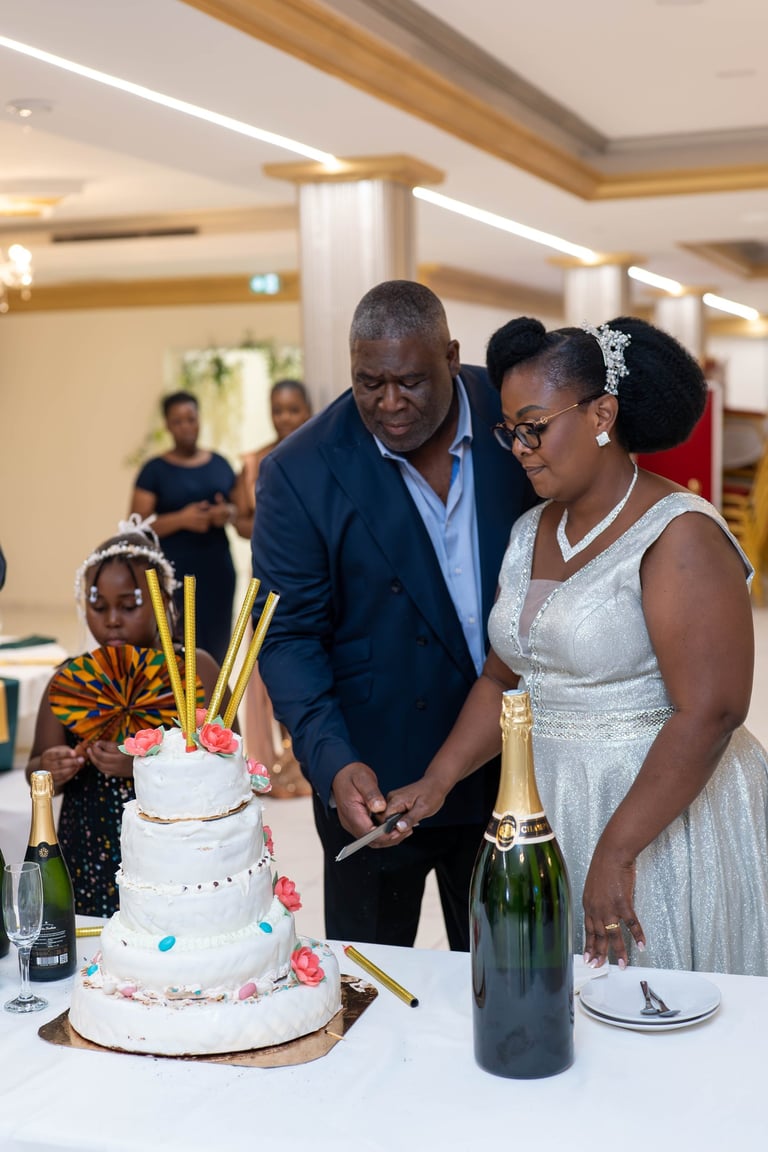 photo mariage découpe gâteau