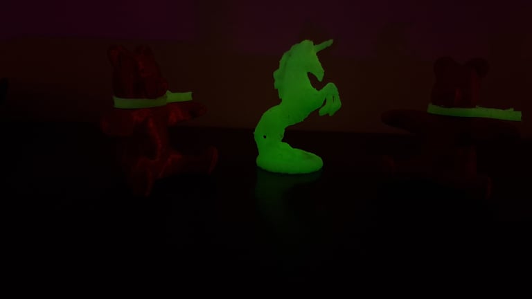parlayan 3D unicorn modeli