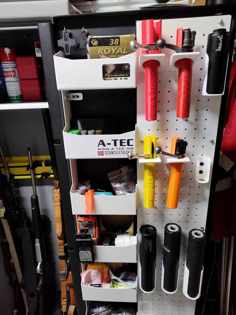 Holder til lyddemper A-Tec og Hausken, samt sluttstykker til Browning A-Bolt, Mauser 98k, og Tikka T3.