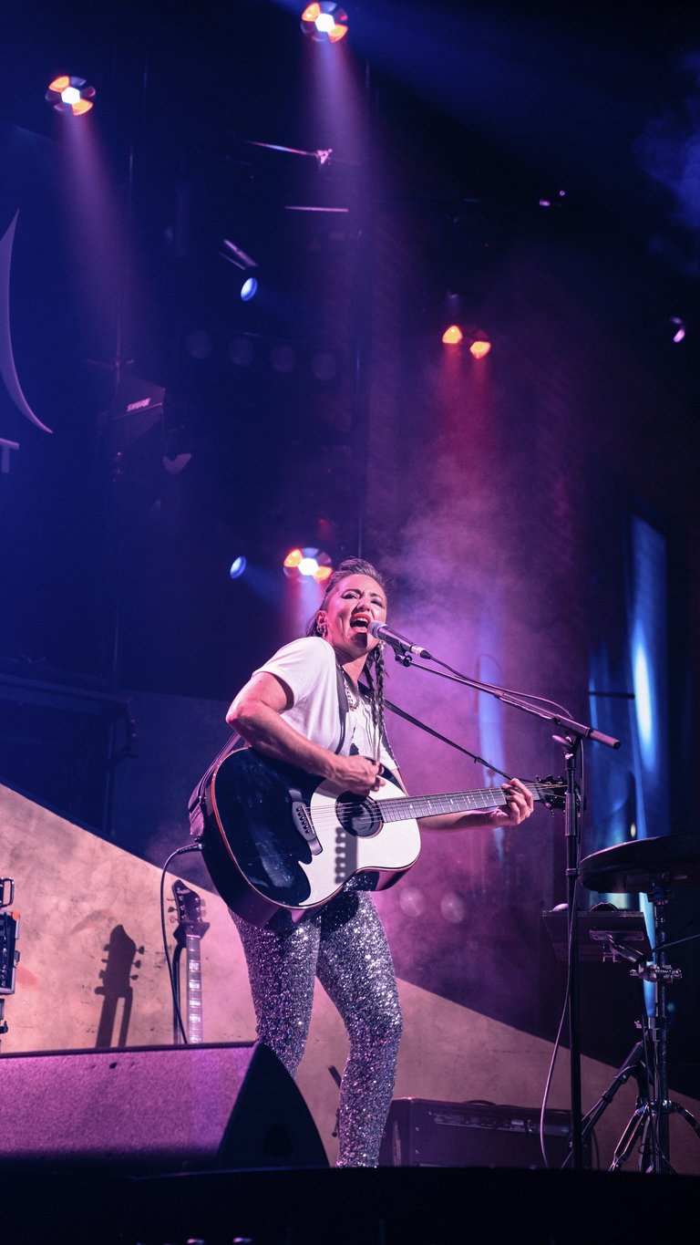 Vertical shot, KT, Bla Bla Dubai | NBmore