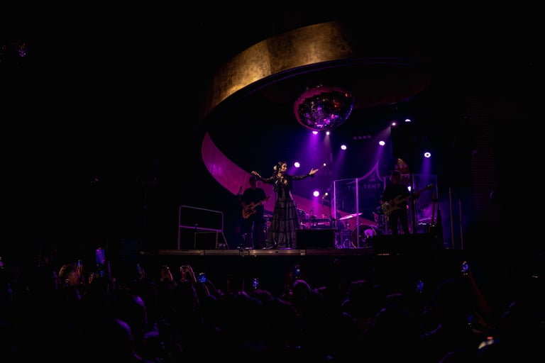 Marissa Monte encourages crowd to sing, Hosting Marissa Monte ,Bla Bla Dubai | NBmore