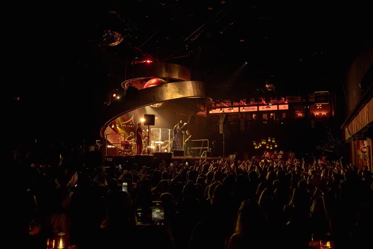 People admiring brazils national icon,, Hosting Marissa Mont ,Bla Bla Dubai | NBmore