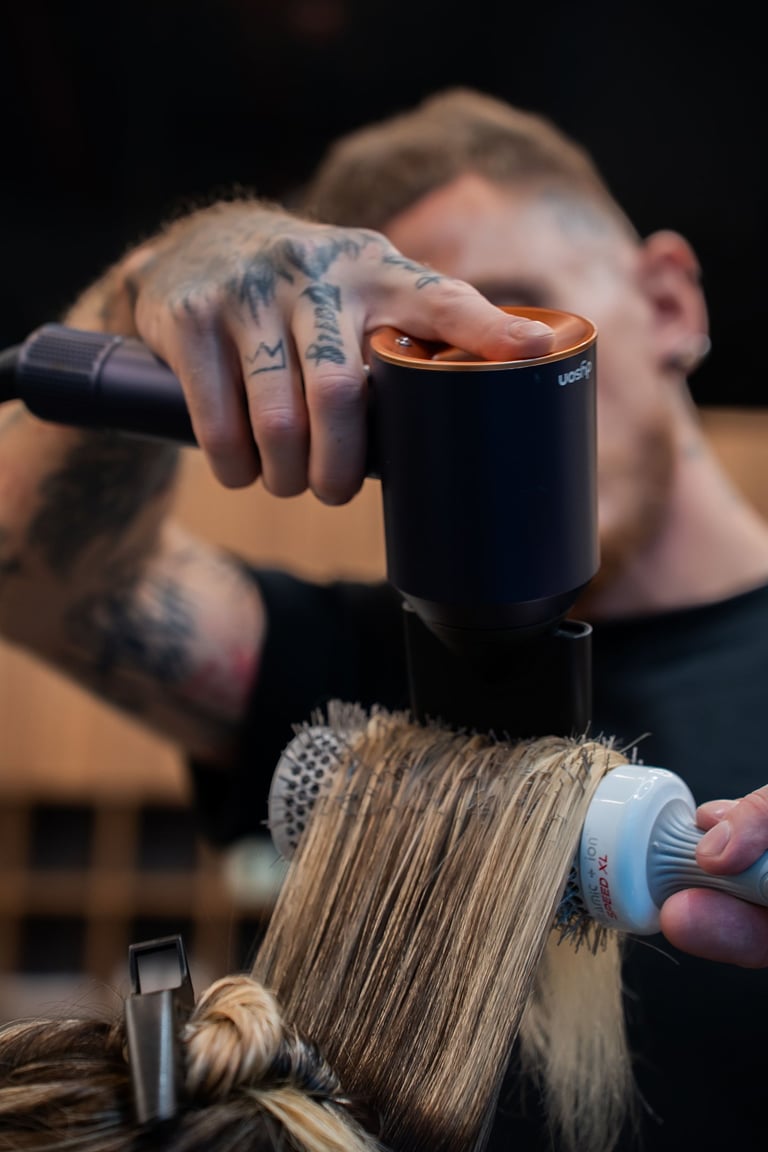 Hairstylist with hair fan, Shines Salon, Dubai Marina | NBmore