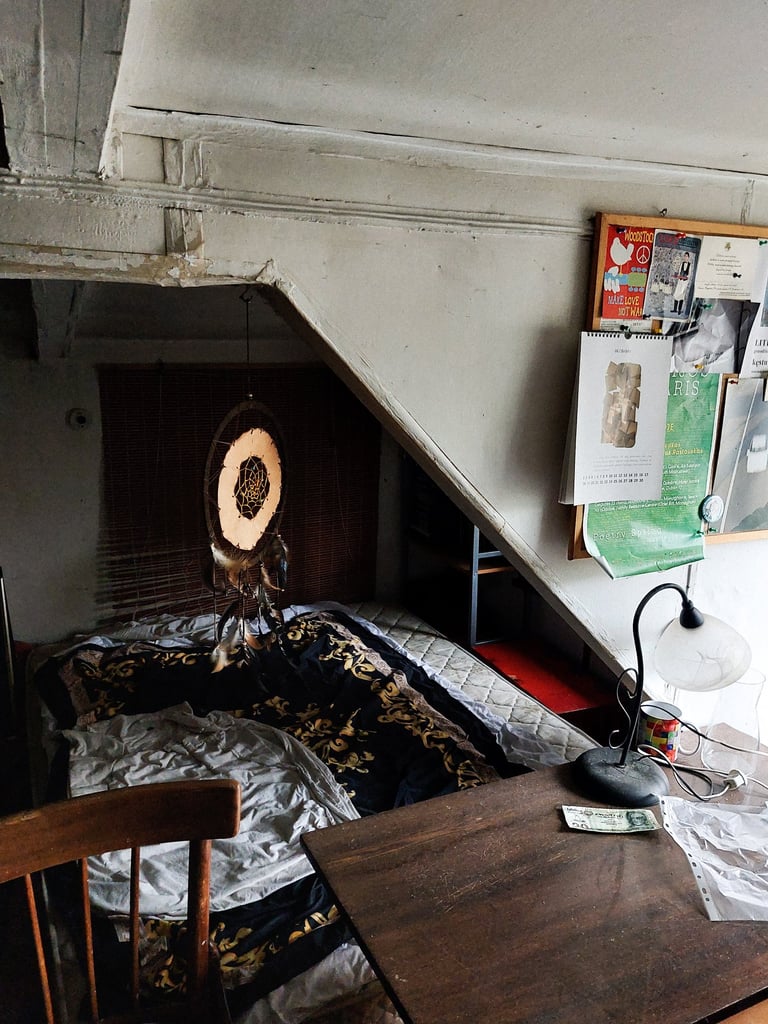 Poeto Kęstučio Navako namai. Humanitarų meka