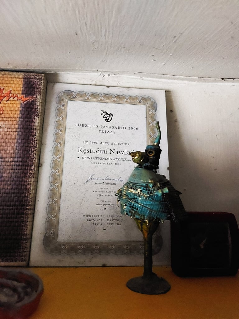 Poeto Kęstučio Navako namai. Humanitarų meka