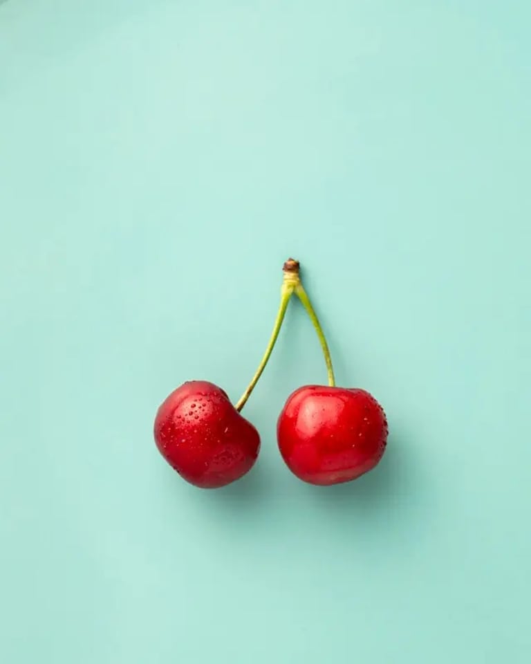 Hypnosis Geneva (ASCA): Stop sugar addiction and food cravings. A cherry - healthy eating..