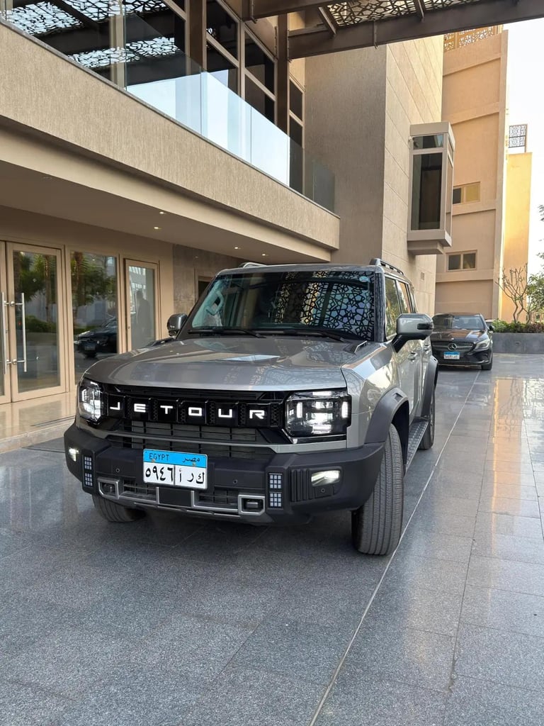 Providing private drivers with comfortable cars for tours, airport pickup, and hotel booking in Cair