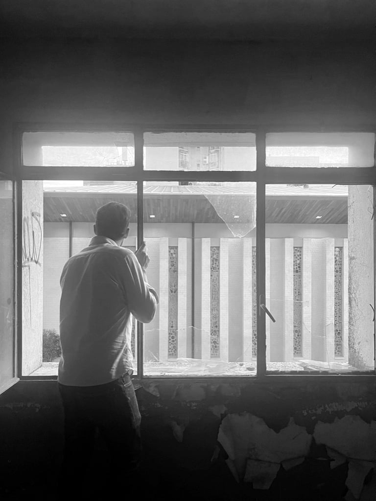 Promotor en interior de proyecto residencial en Cáceres