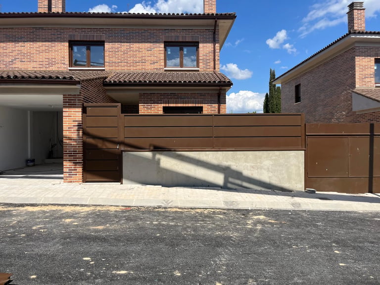 Exterior vivienda proyecto de Propeis en Valdeavero