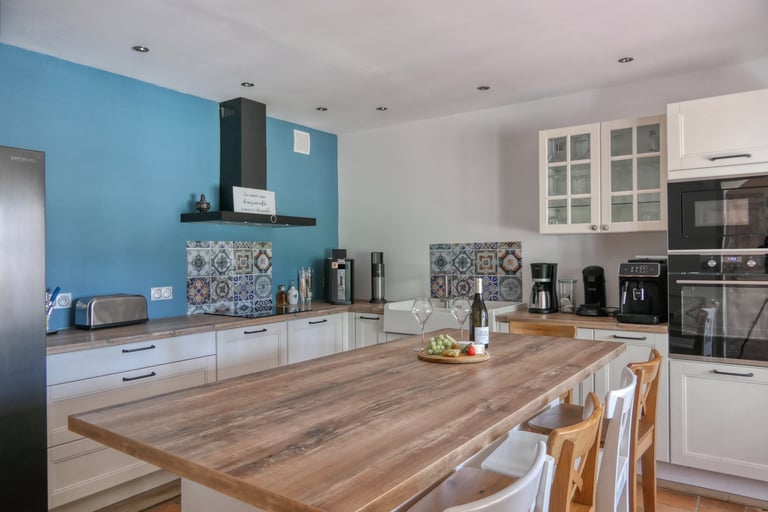 Fully equipped family kitchen in a holiday mas in Drôme Provençale, ideal for home-style cooking