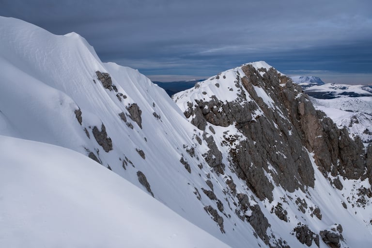 Parete innevata del Monte Terminillo e una delle sue vette