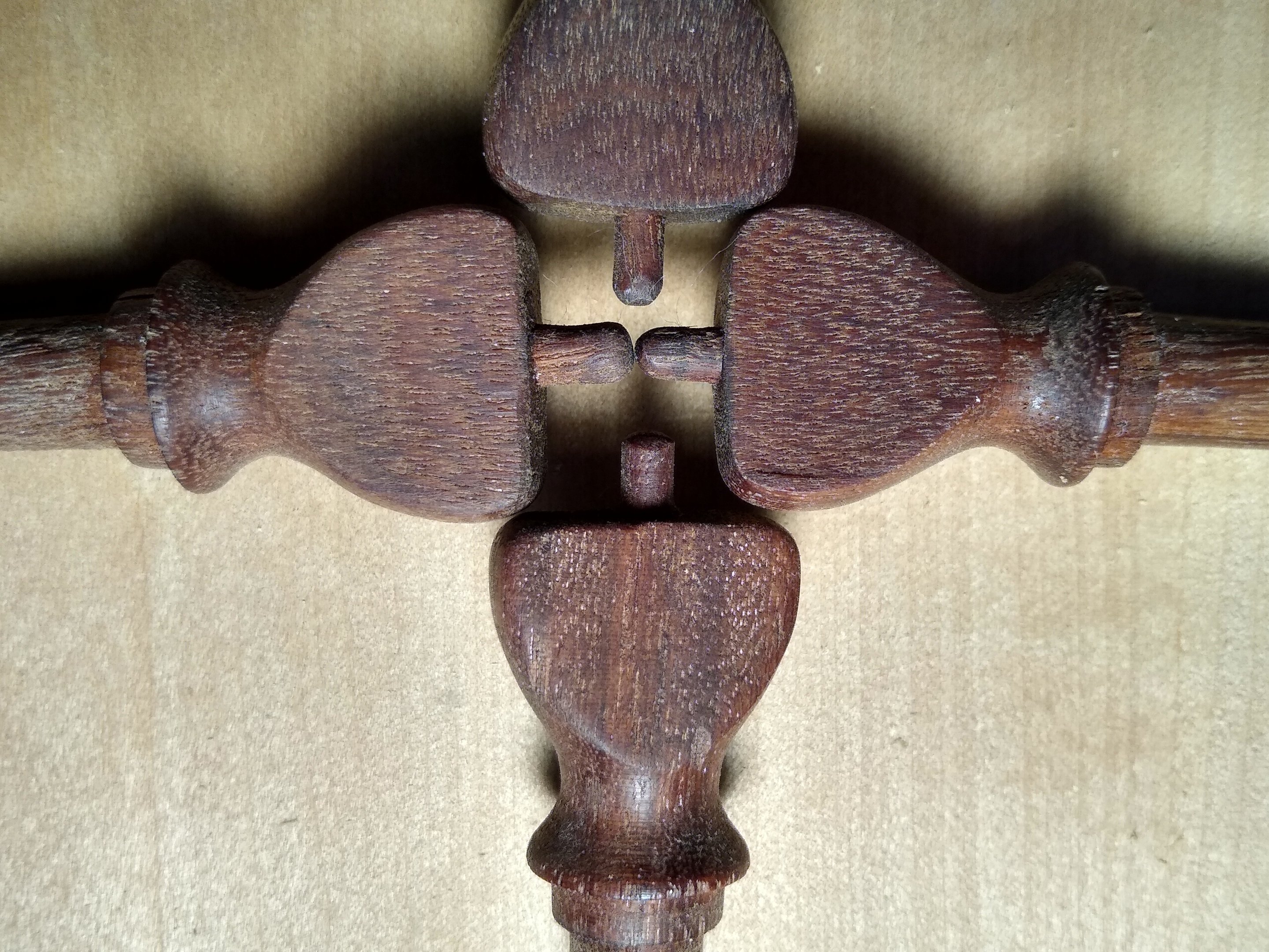 Wooden peg instruments logo
