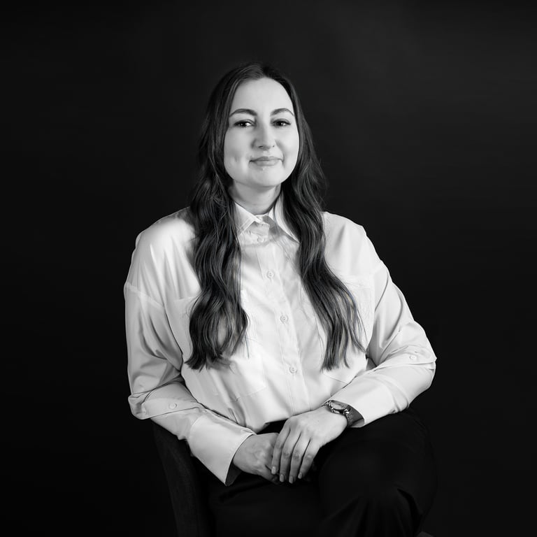 Asmeninė fotosesija, verslo fotosesija, vizualas verslui, fotosesija studijoje, fotografas Vilniuje, profilio nuotrauka