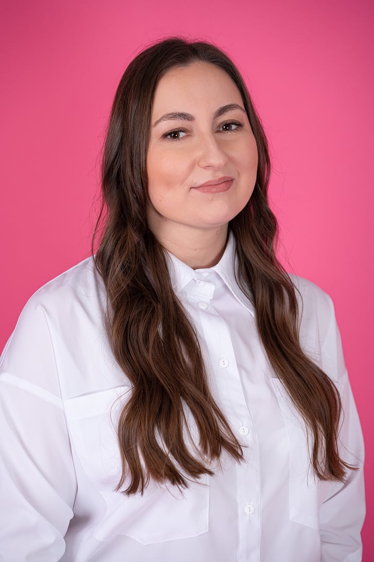 Asmeninė fotosesija, verslo fotosesija, vizualas verslui, fotosesija studijoje, fotografas Vilniuje, profilio nuotrauka