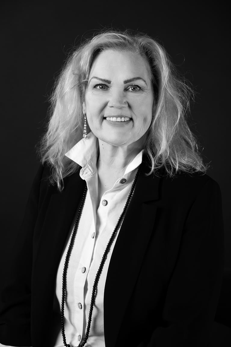 Asmeninė fotosesija, verslo fotosesija, vizualas verslui, fotosesija studijoje, fotografas Vilniuje, profilio nuotrauka