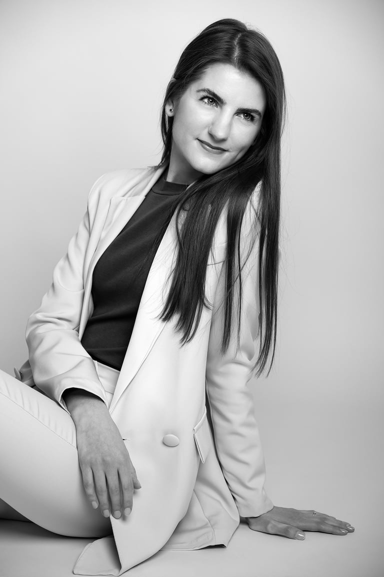 Asmeninė fotosesija, verslo fotosesija, vizualas verslui, fotosesija studijoje, fotografas Vilniuje, profilio nuotrauka