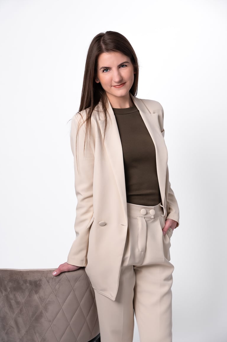 Asmeninė fotosesija, verslo fotosesija, vizualas verslui, fotosesija studijoje, fotografas Vilniuje, profilio nuotrauka