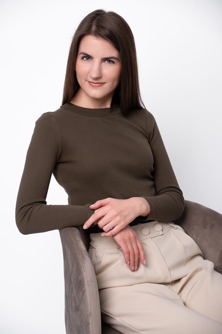 Asmeninė fotosesija, verslo fotosesija, vizualas verslui, fotosesija studijoje, fotografas Vilniuje, profilio nuotrauka