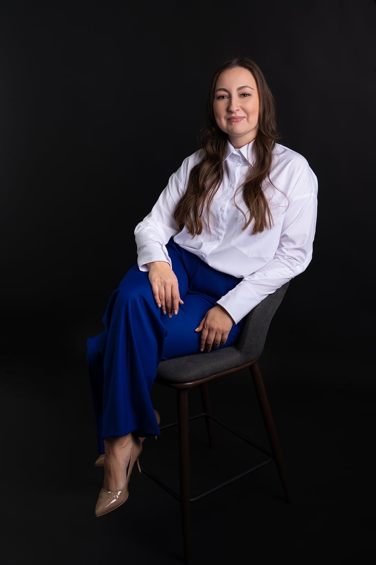 Asmeninė fotosesija, verslo fotosesija, vizualas verslui, fotosesija studijoje, fotografas Vilniuje, profilio nuotrauka