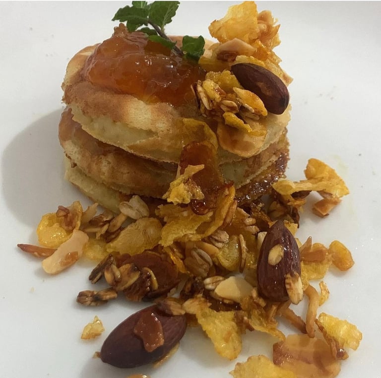 Panqueca com geléia de damasco: