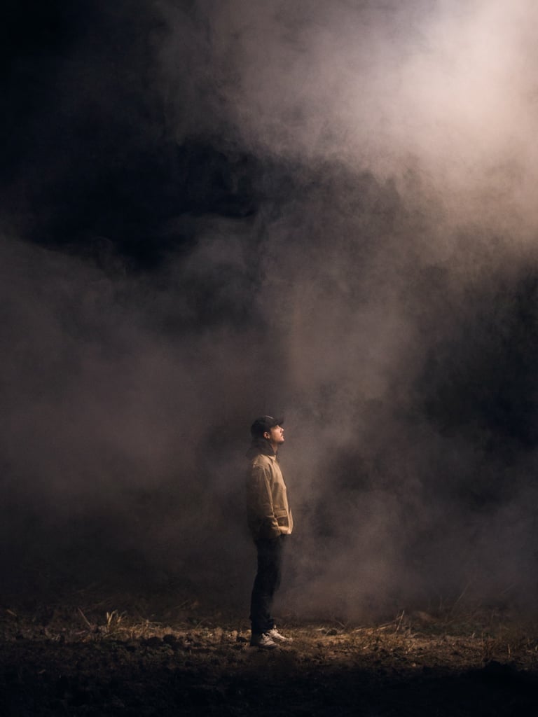 Portrait du rappeur Nekfeu réalisé en studio à Paris