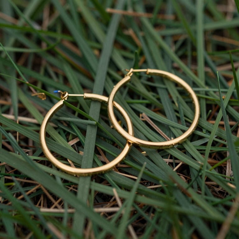 Elegant pair of gold hoop earrings. Perfect for everyday..